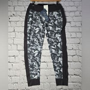 Lux Leisure By Neon Buddha This Is It Leggings Fitted Ankle Pant Gray NWT Size S
